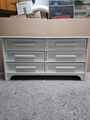 Συρταριέρα σαν καινούργιο 120x62x40 εκ.