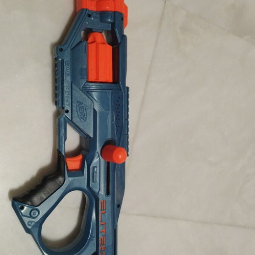Nerf Elite 2.0 giant like new with extra foam darts