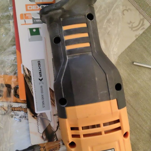 Ingco 750W RS8008 reciprocating saw like new with saw blades accessories