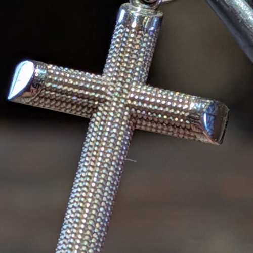 18K white gold cross pendant with embossed texture
