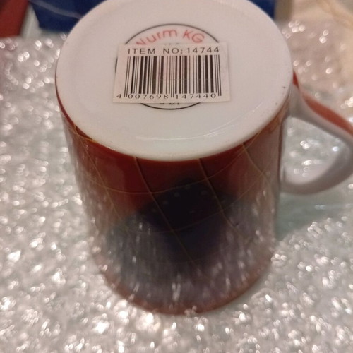 Ceramic mug with heart design new