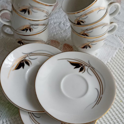 Vintage coffee cups set 6 cups and 4 saucers like new