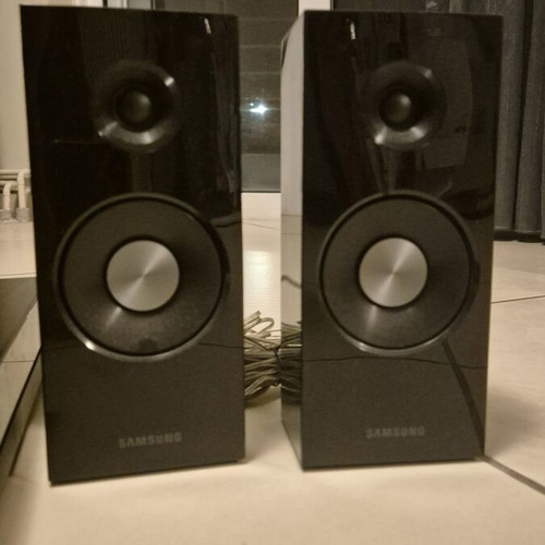 Samsung Home Cinema 5.1 HT-D5550 system with 3D Blu-Ray player