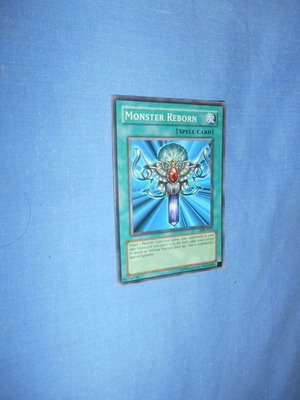 Yu Gi Oh Monster Reborn card used SDK-E033
