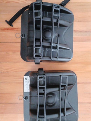 Magnetic car racks like new for 2 ski sets