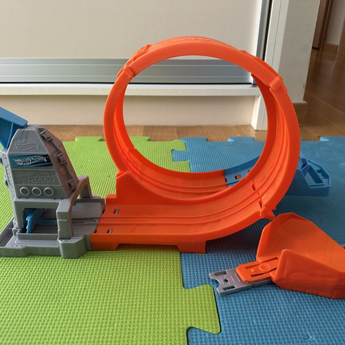 Hot Wheels Action Loop Stunt Champion track set used