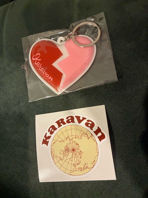 Karavan μπρελόκ με δώρο αυτοκόλλητο καινούργιο