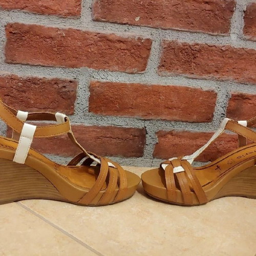 Tamaris leather platform sandals used, tan with white design, size 36