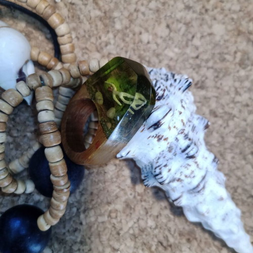 Handmade ring with wooden and cold glass, size 58, like new