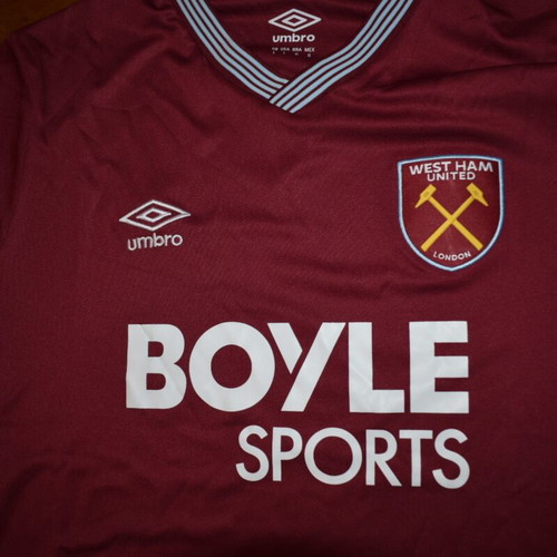 West Ham football jersey like new, official replica