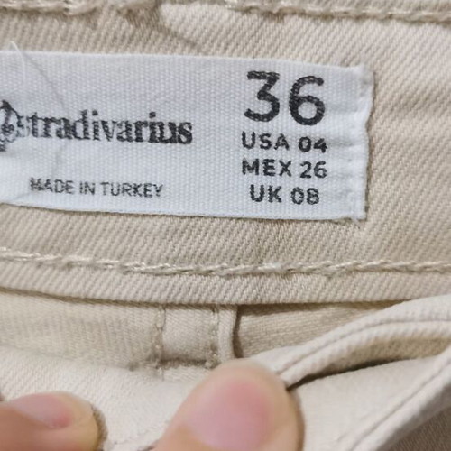 Off-white elastic high-waisted flare jeans Stradivarius used, size 36