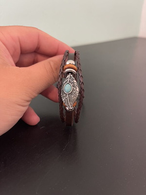 Women's bracelet