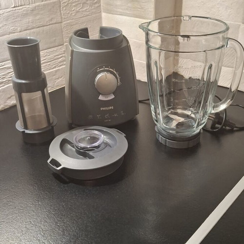 Philips HR2074 blender like new with 2L glass jar, 600W