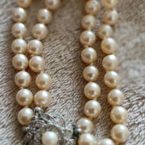 Vintage bracelet and earrings like new with faux pearls and silver clasp