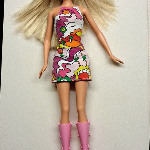 Sunshine Day Barbie from Barbie Boutique series, 2001 Mattel doll