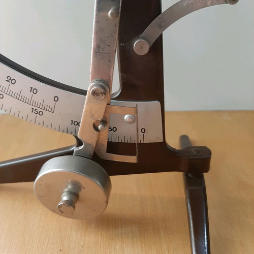 Vintage postal scale like new in excellent condition