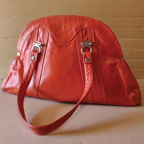 Vintage leather handbag used, peach color, early 70s