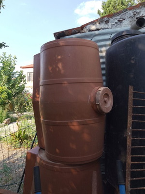Plastic barrels used, various 400 liters