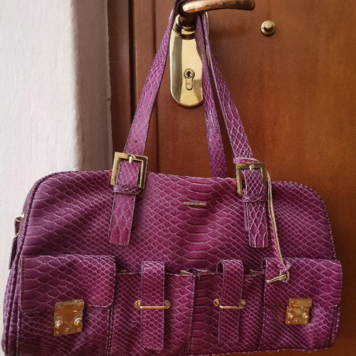 Gillian leather shoulder bag women like new, purple
