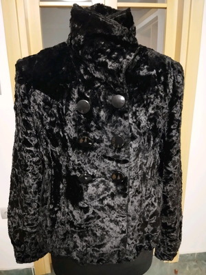 Black velvet outerwear like new, size L