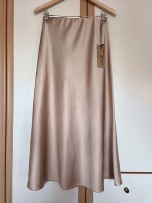 Maxi satin skirt Large new, beige, Greek made