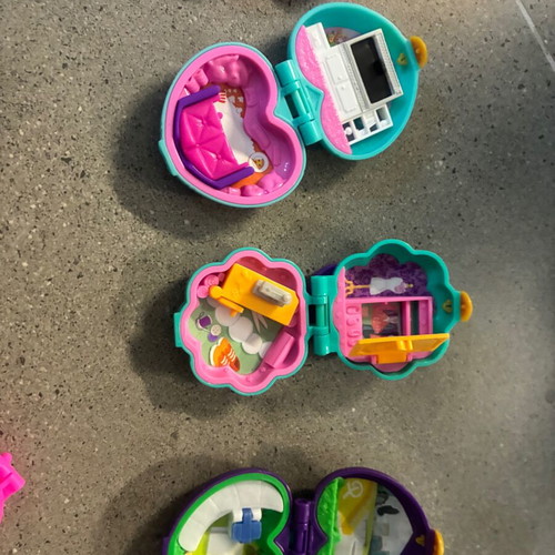 Polly Pocket small world and figures