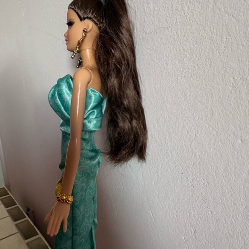 The Barbie Look Red Carpet Black Label 2013 like new