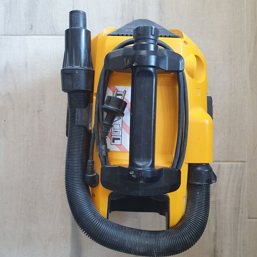 Dewalt DCV584L wet/dry shop vacuum cleaner used with HEPA filter