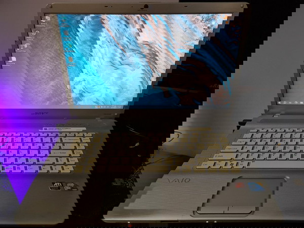 Φορητός Η/Υ Sony Vaio 15.6" Laptop C2D, 4GB, ATI Radeon, 500GB HDD