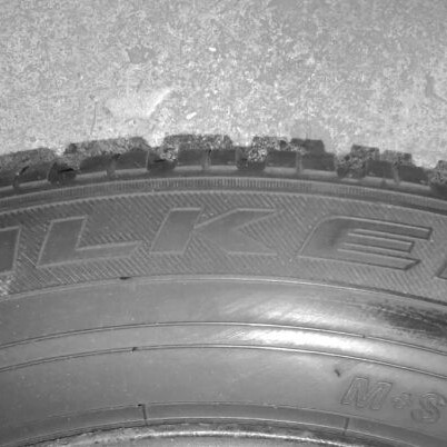Snow tires used 205/60/16 with steel rims Toyota Avensis