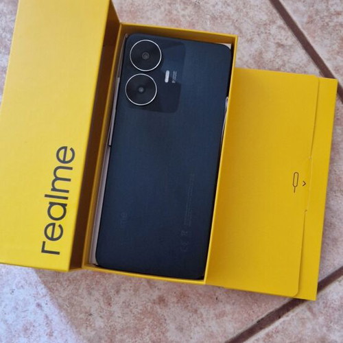 Realme C55 like new with 128GB and case
