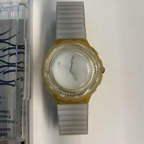 Swatch AG 1993 35MM vintage men's watch with steel bracelet like new