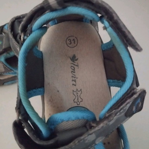 Boys' sandals size 31 like new