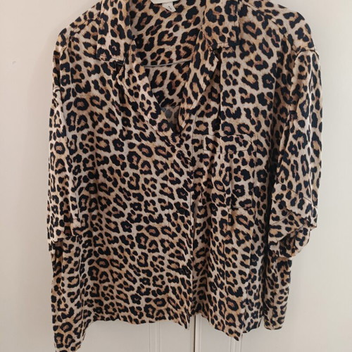 H&M satin short sleeve shirt size M like new, black and brown