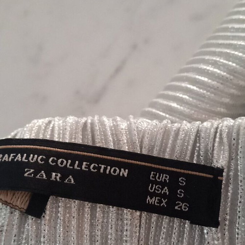 Zara 3/4 pants like new, metallic fabric, silver, size S