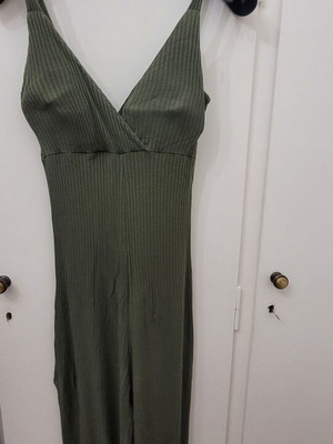 Olive green one-piece jumpsuit, cotton, elastic