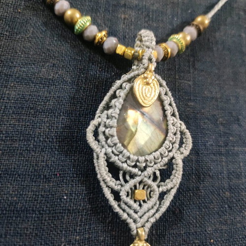 Macrame necklace new with labradorite, metal elements and beads