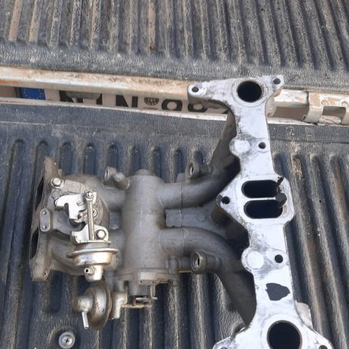 Mazda intake manifold used in good condition