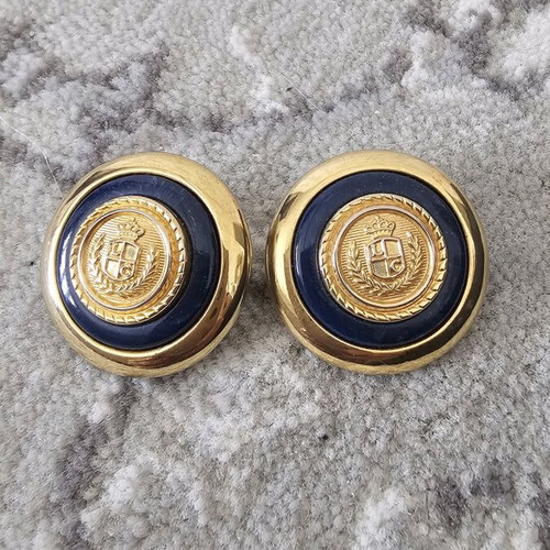 Vintage earrings used with Liz Claiborne signature in black and gold