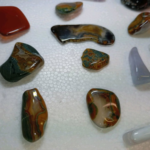 Package of various rocks like new