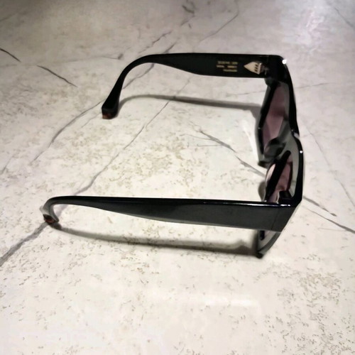Gigis Studios women's sunglasses like new, black
