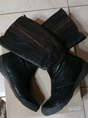 Women's leather boots made of oiled leather like new, brown, size 37