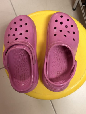 Crocs kids slippers fuchsia size 33-34
