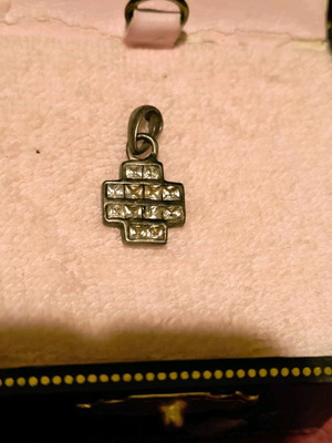 925 sterling silver small cross with stones like new
