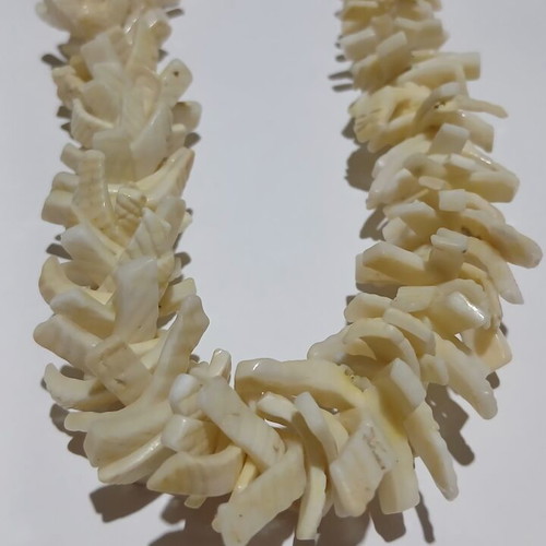 Vintage handmade necklace 1980s natural mother of pearl, like new