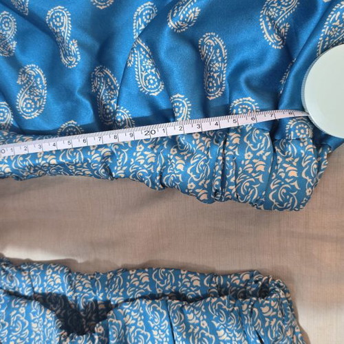 Set of pants and crop top like new, white and blue