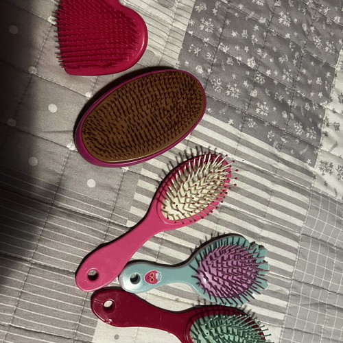 Children's hairbrushes used, assorted