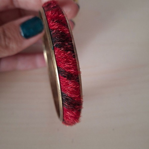 Zebre bracelet like new, burgundy and black with gold collar