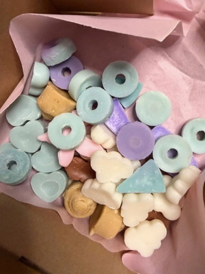Wax melts handmade from soy wax 100g assorted scents mix