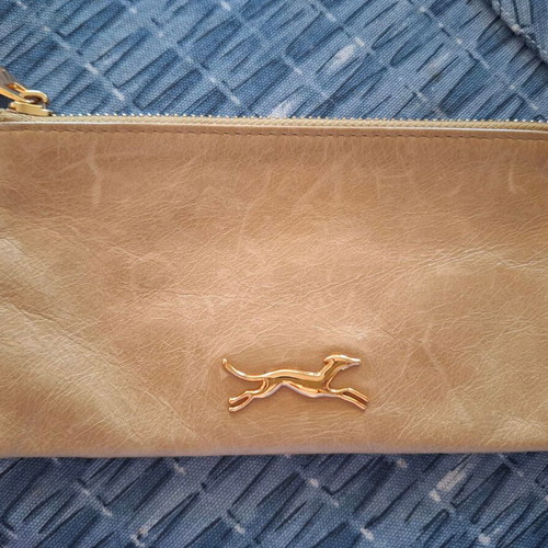Elegant wallet in beige and gold with zipper like new